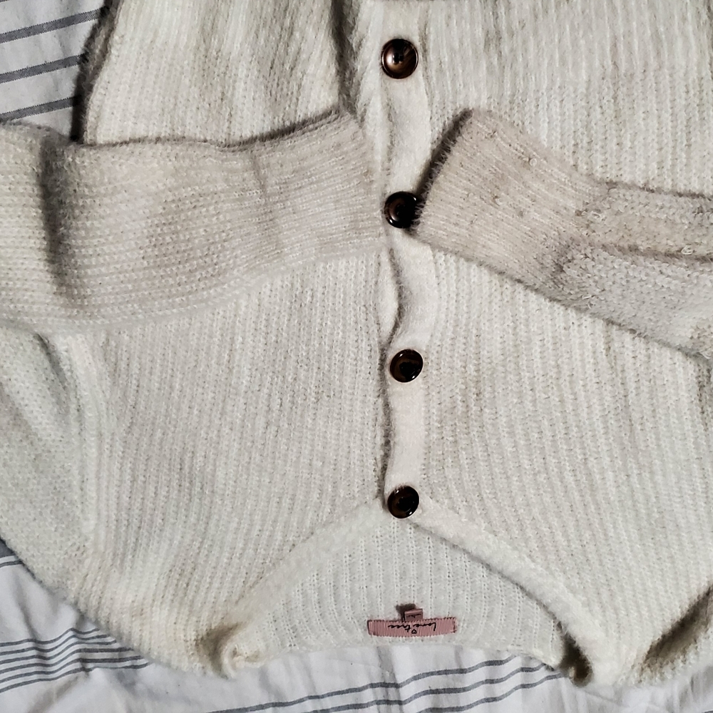 Off white sweater